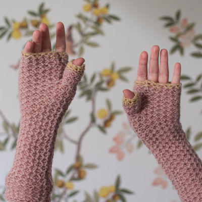 Rosebud Mittens